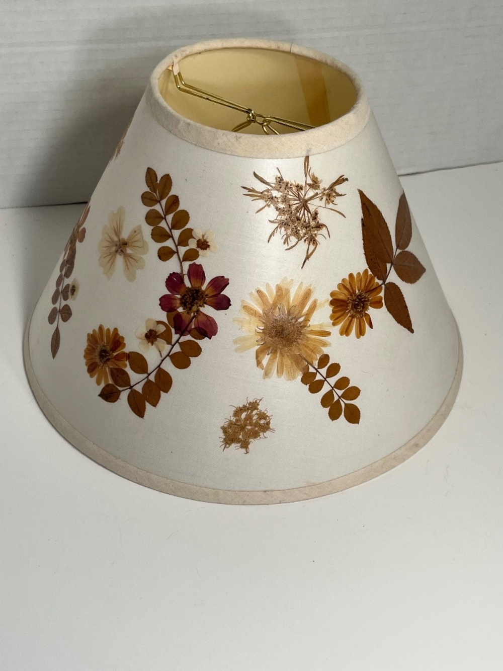 Vintage 1970’s Ivory Clip On Lamp Shade W/ Dried Pressed Flowers 10”x7” Bohemian